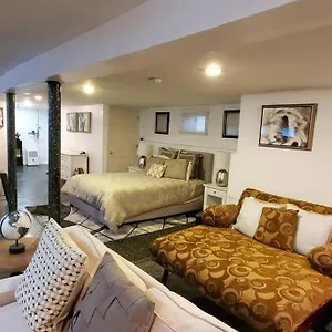 cozy-studio-lower-level-unit.us-newyorkcity.com/